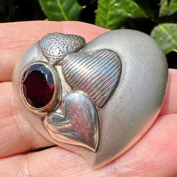 VINTAGE 925 STERLING SILVER GARNET LARGE PUFFY TRIPLE HEART PIN BROOCH STATEMENT